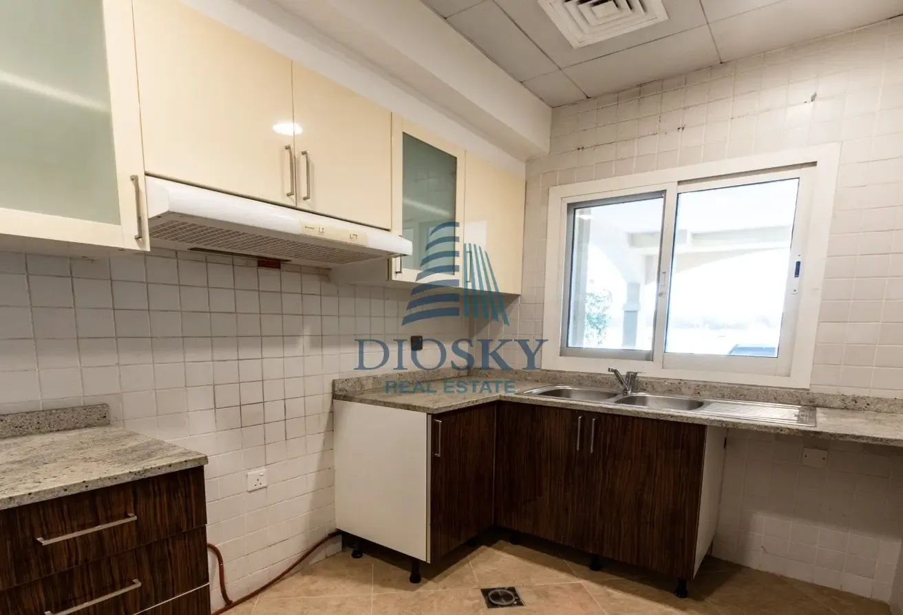 Vacant Villa | Large Plot | Perfect Family Home
