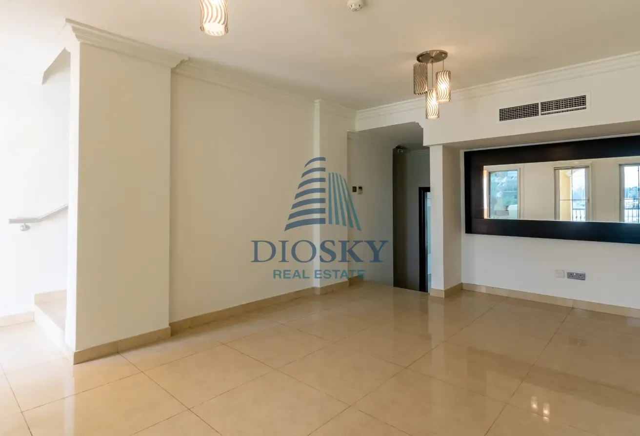 Vacant Villa | Large Plot | Perfect Family Home
