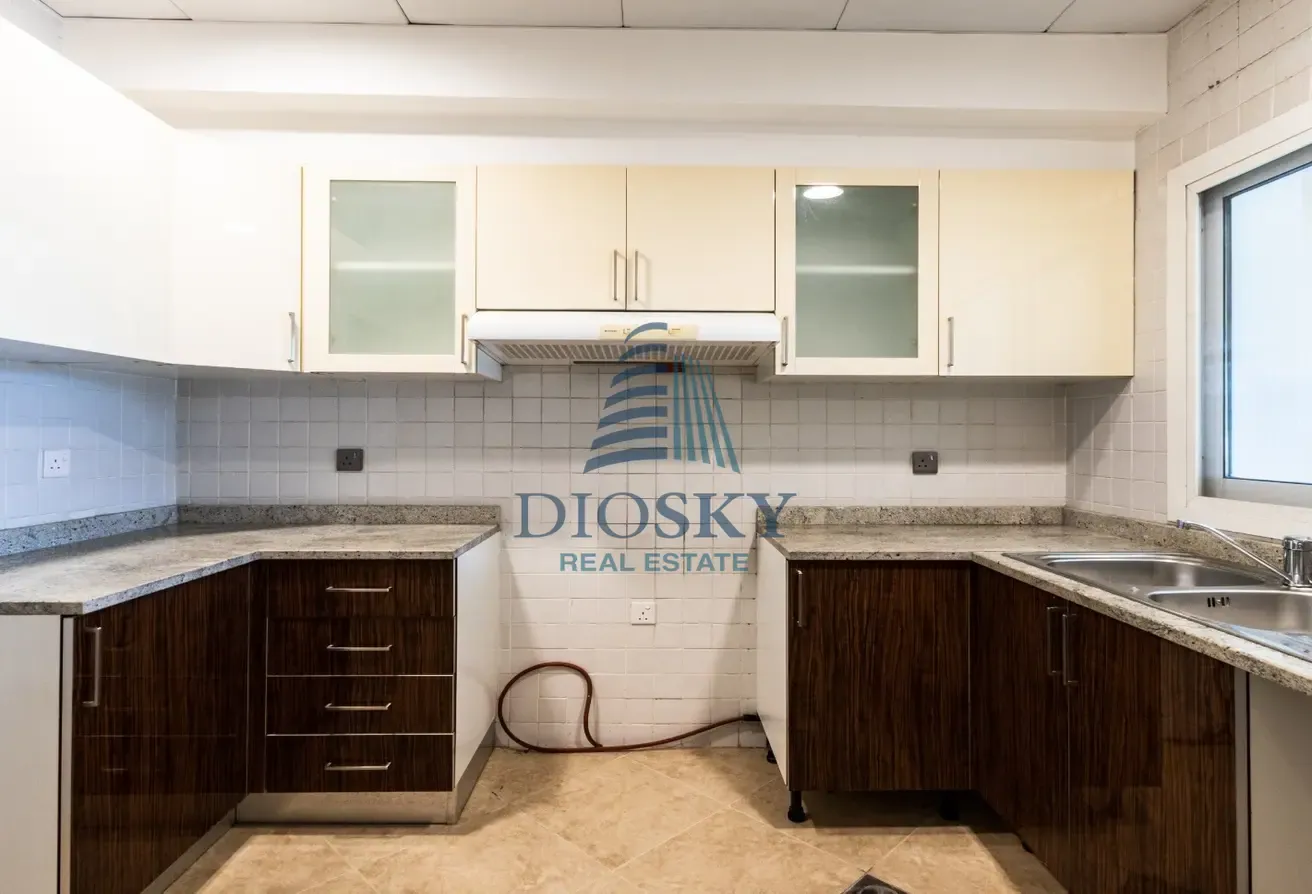 Vacant Villa | Large Plot | Perfect Family Home
