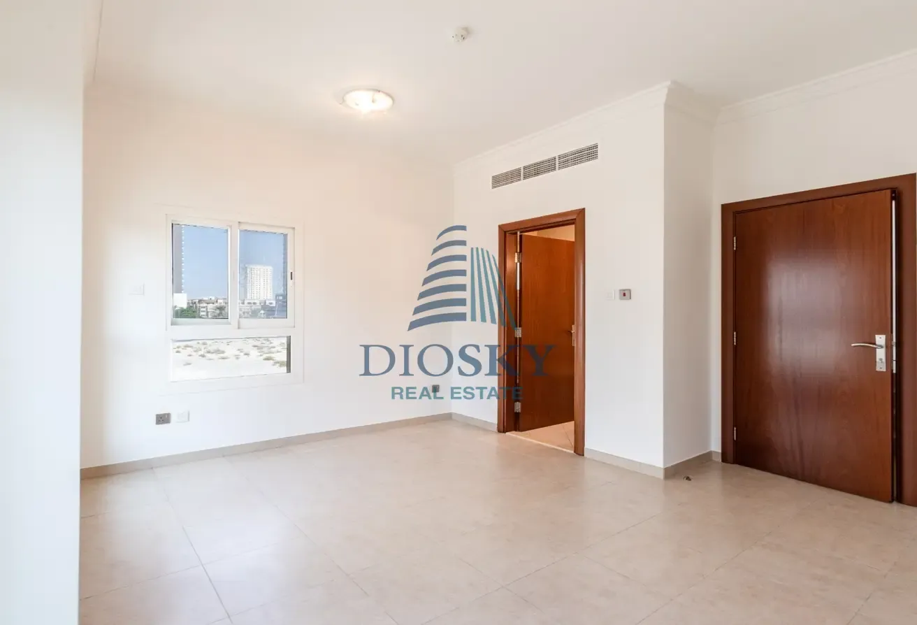 Vacant Villa | Large Plot | Perfect Family Home