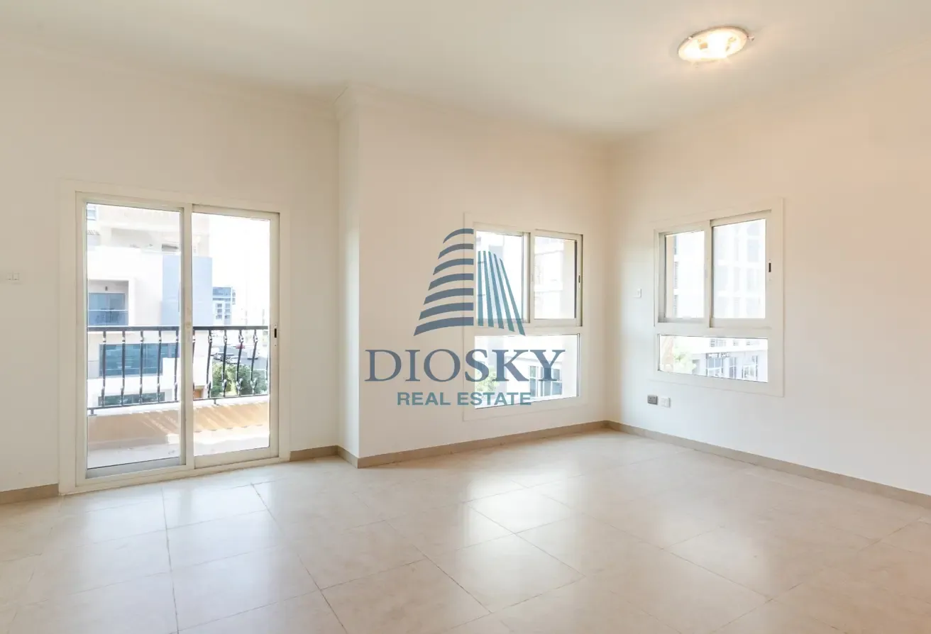 Vacant Villa | Large Plot | Perfect Family Home