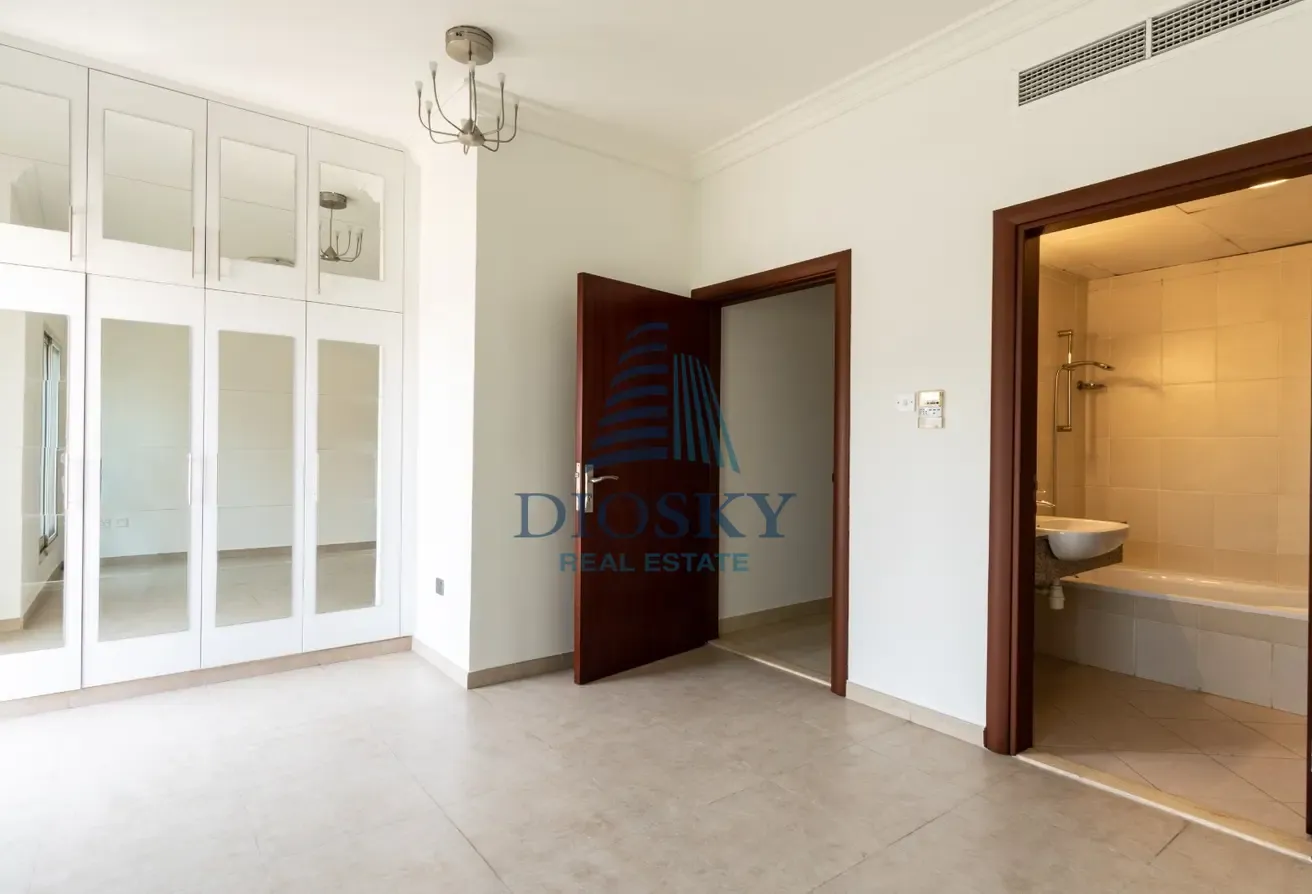Vacant Villa | Large Plot | Perfect Family Home