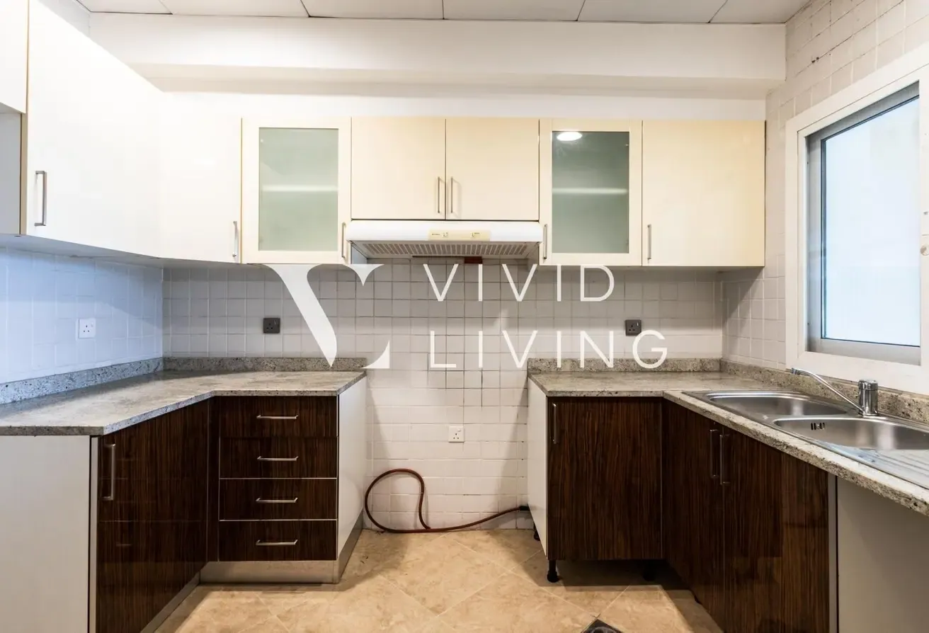 Vacant | Large Layout | Key Location