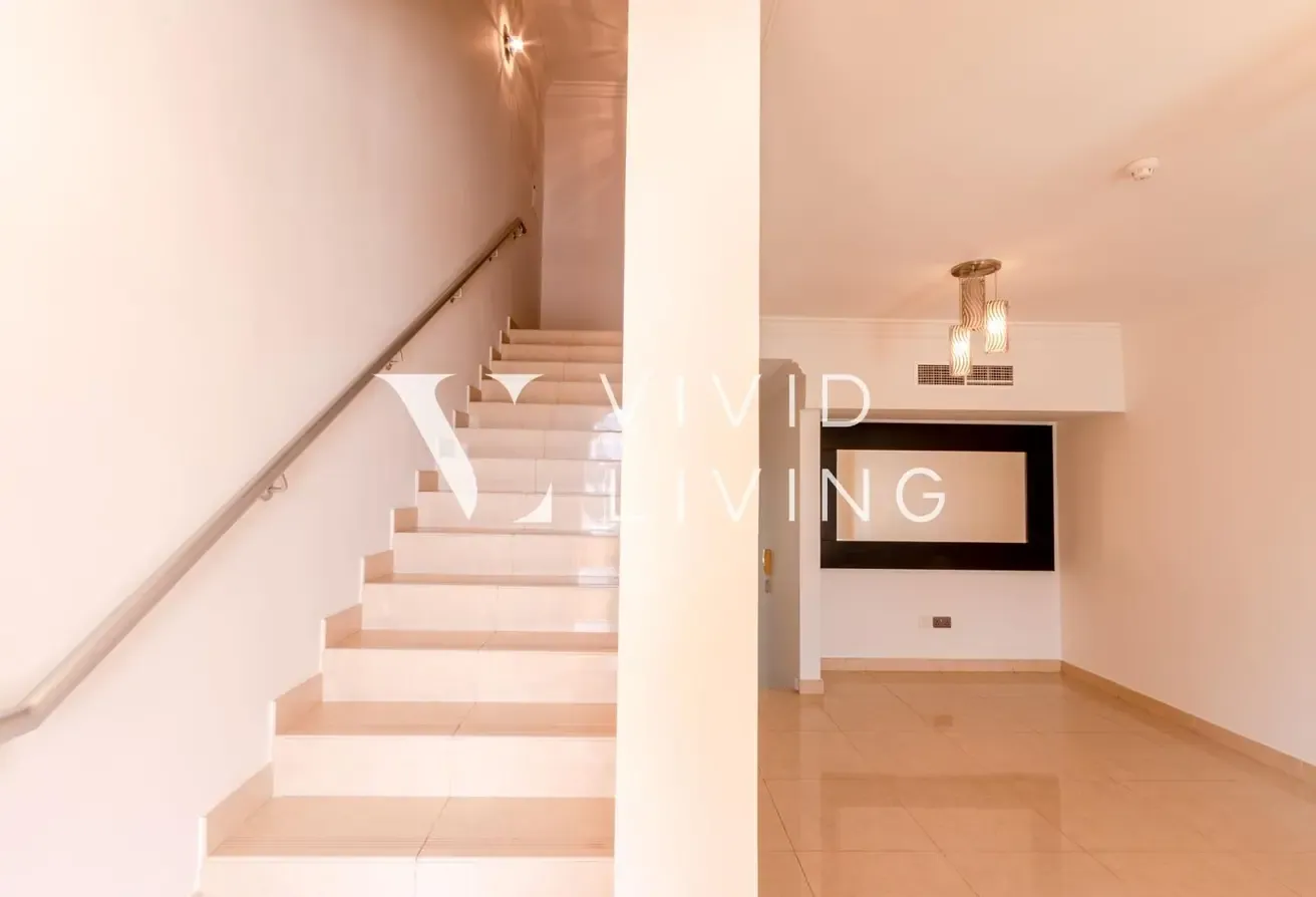 Vacant | Large Layout | Key Location