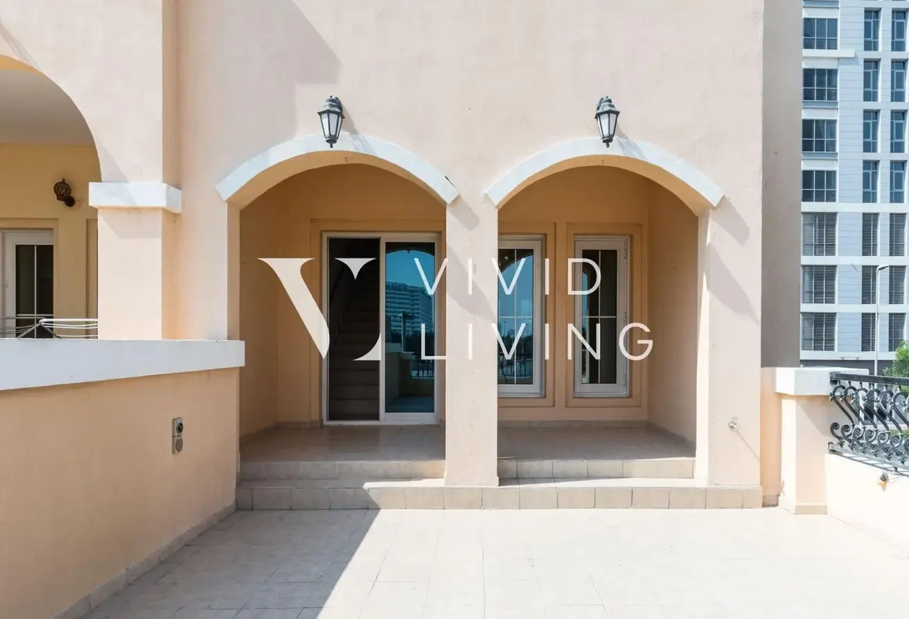 Vacant | Large Layout | Key Location