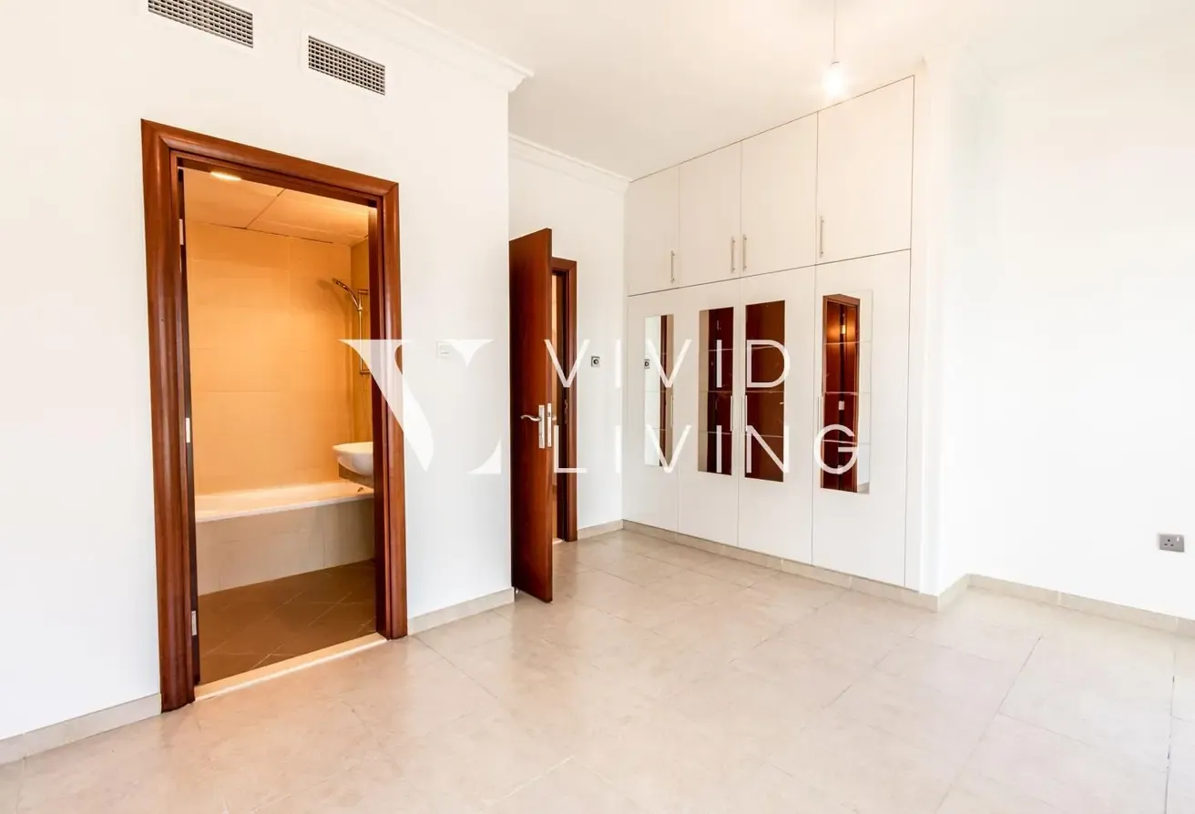 Vacant | Large Layout | Key Location