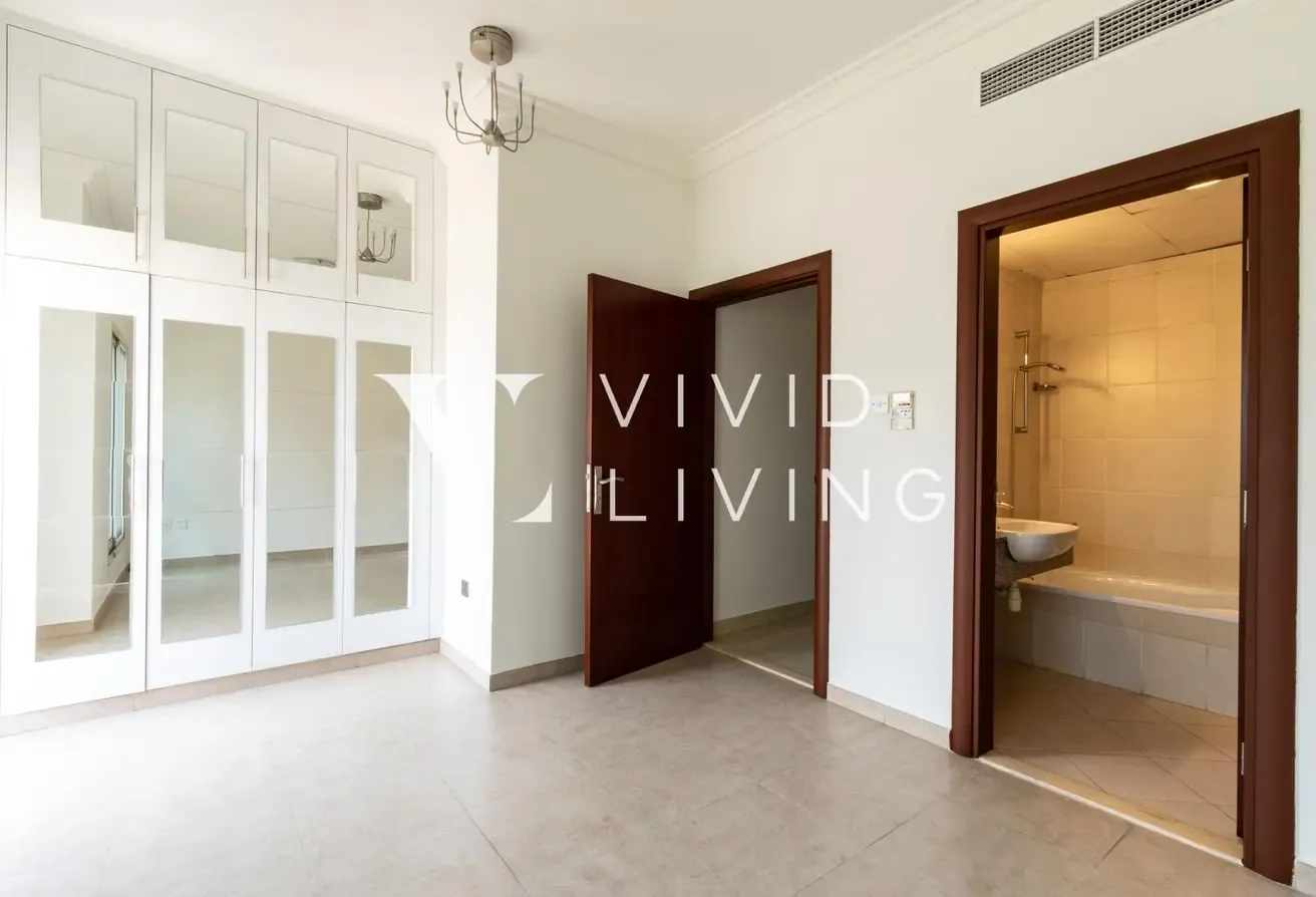 Vacant | Large Layout | Key Location