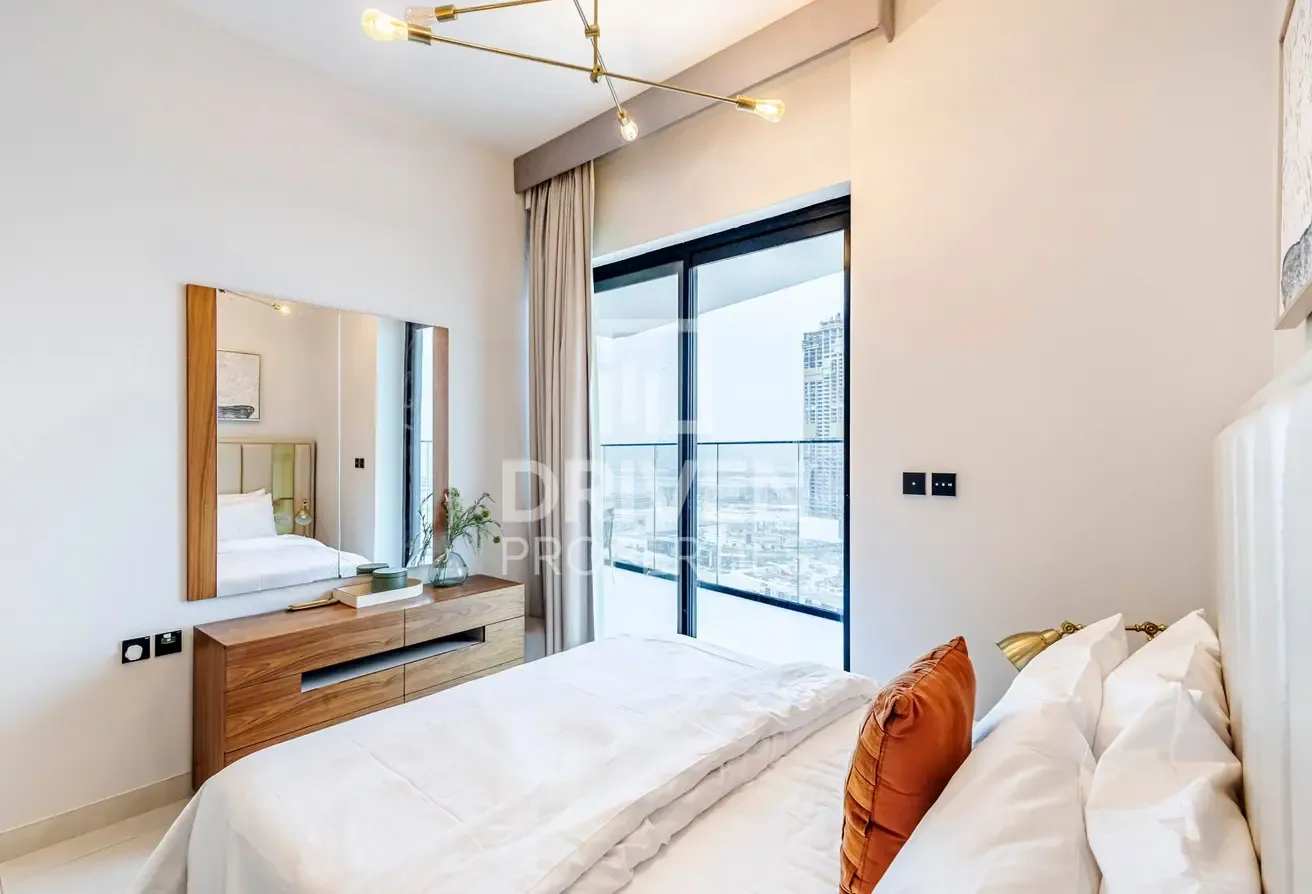 Canal View | Fully Furnished | Vacant | High Floor