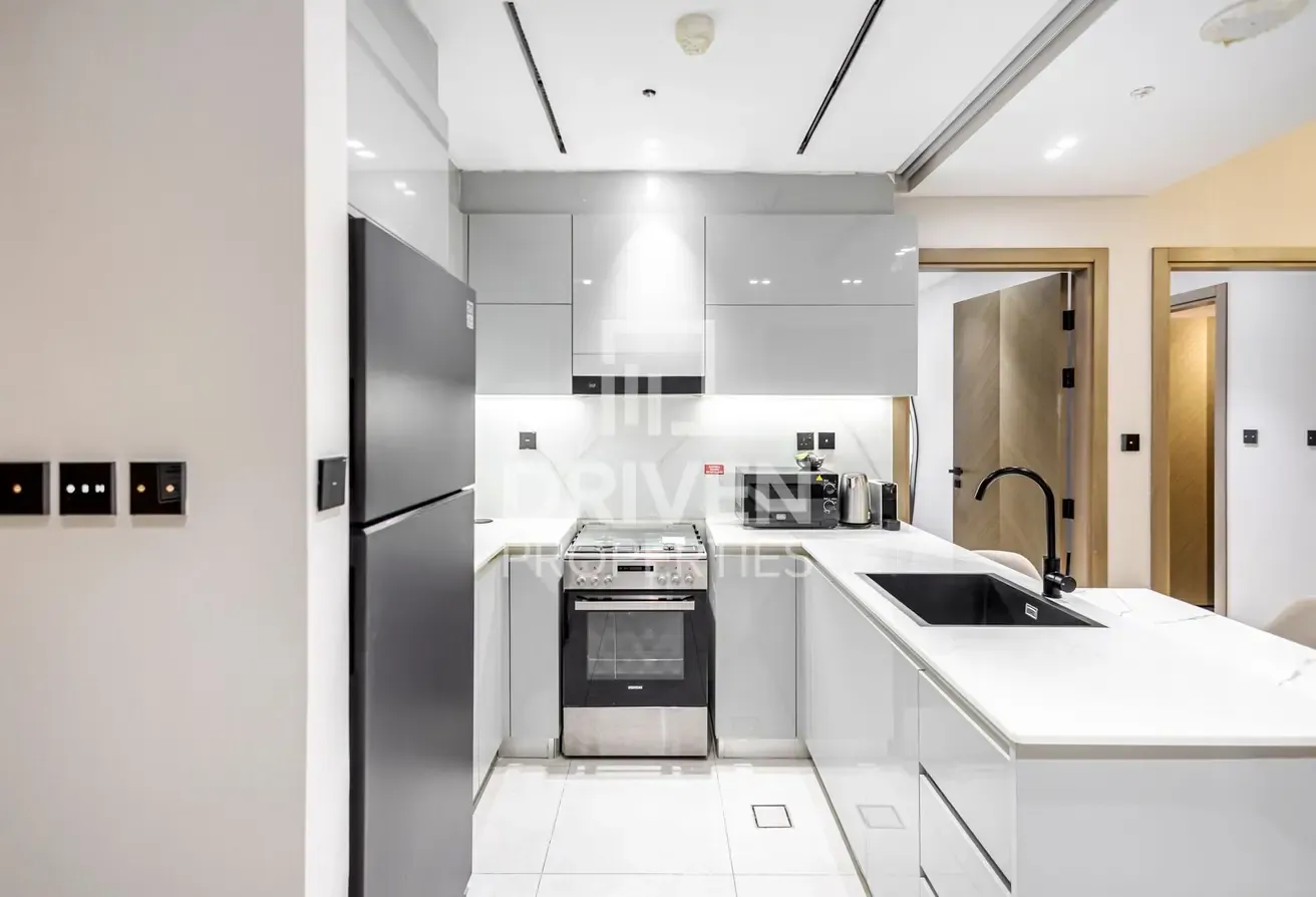 Canal View | Fully Furnished | Vacant | High Floor