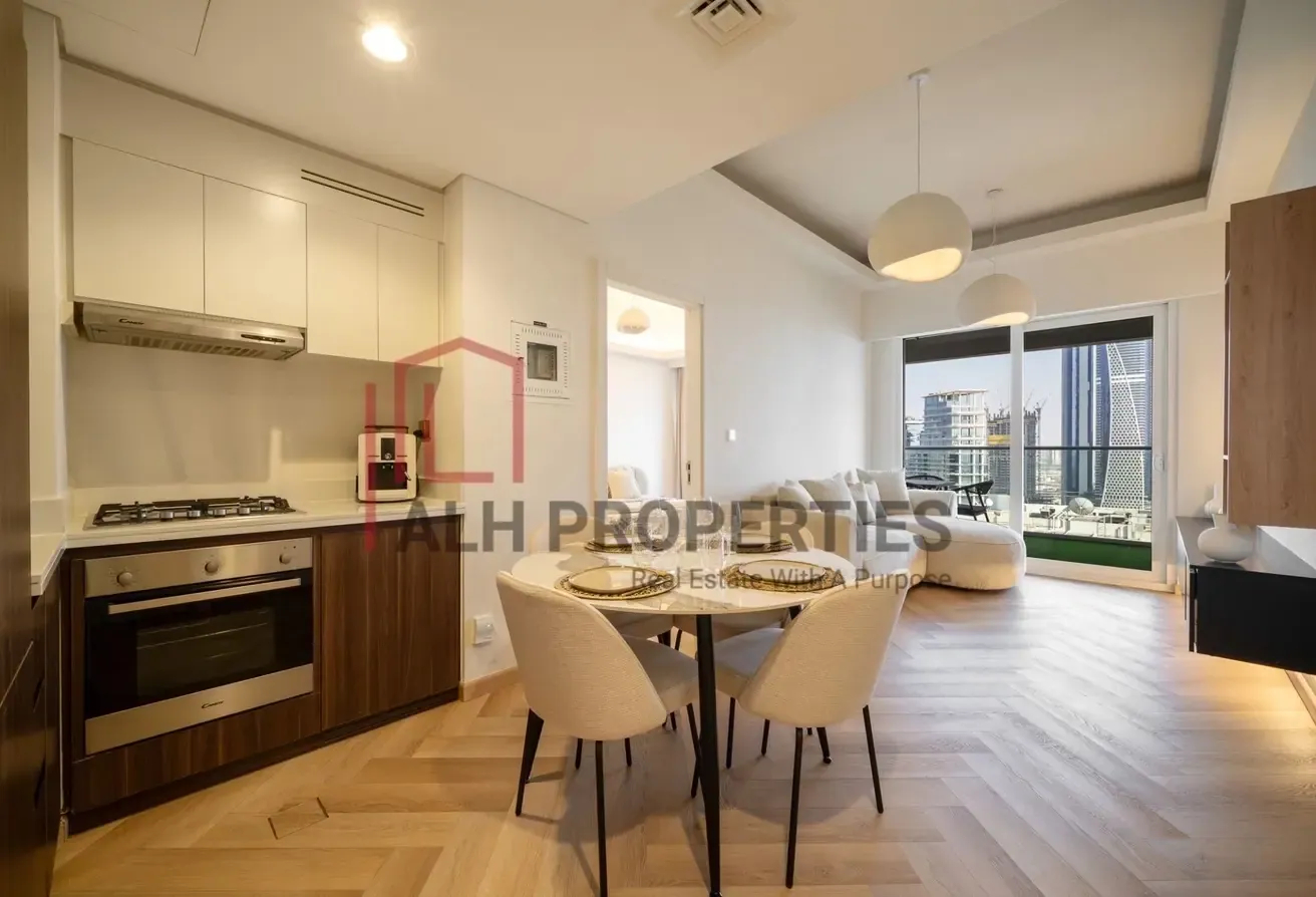 High Floor | Canal View | Beautifully Upgraded