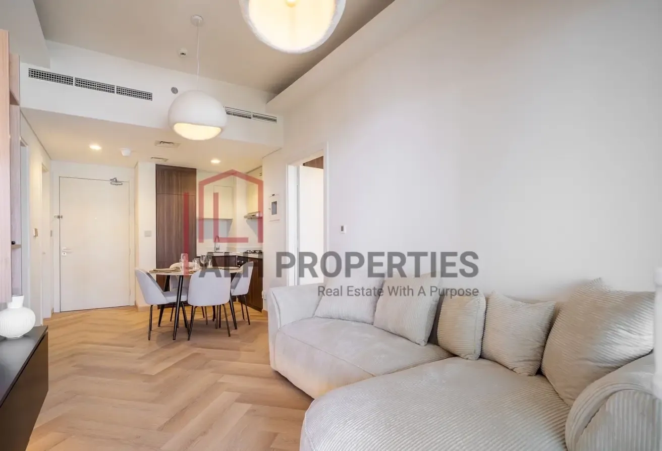 High Floor | Canal View | Beautifully Upgraded