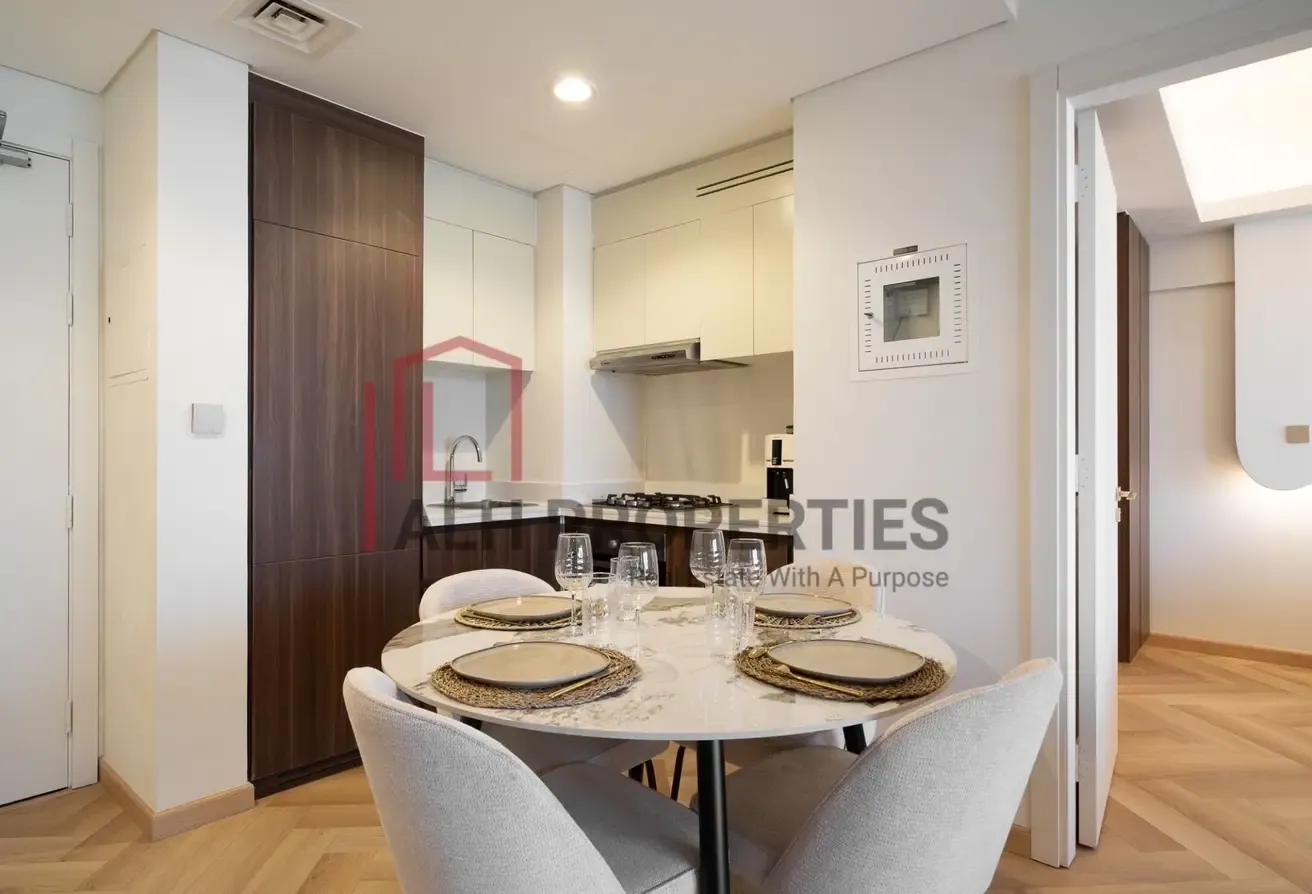 High Floor | Canal View | Beautifully Upgraded