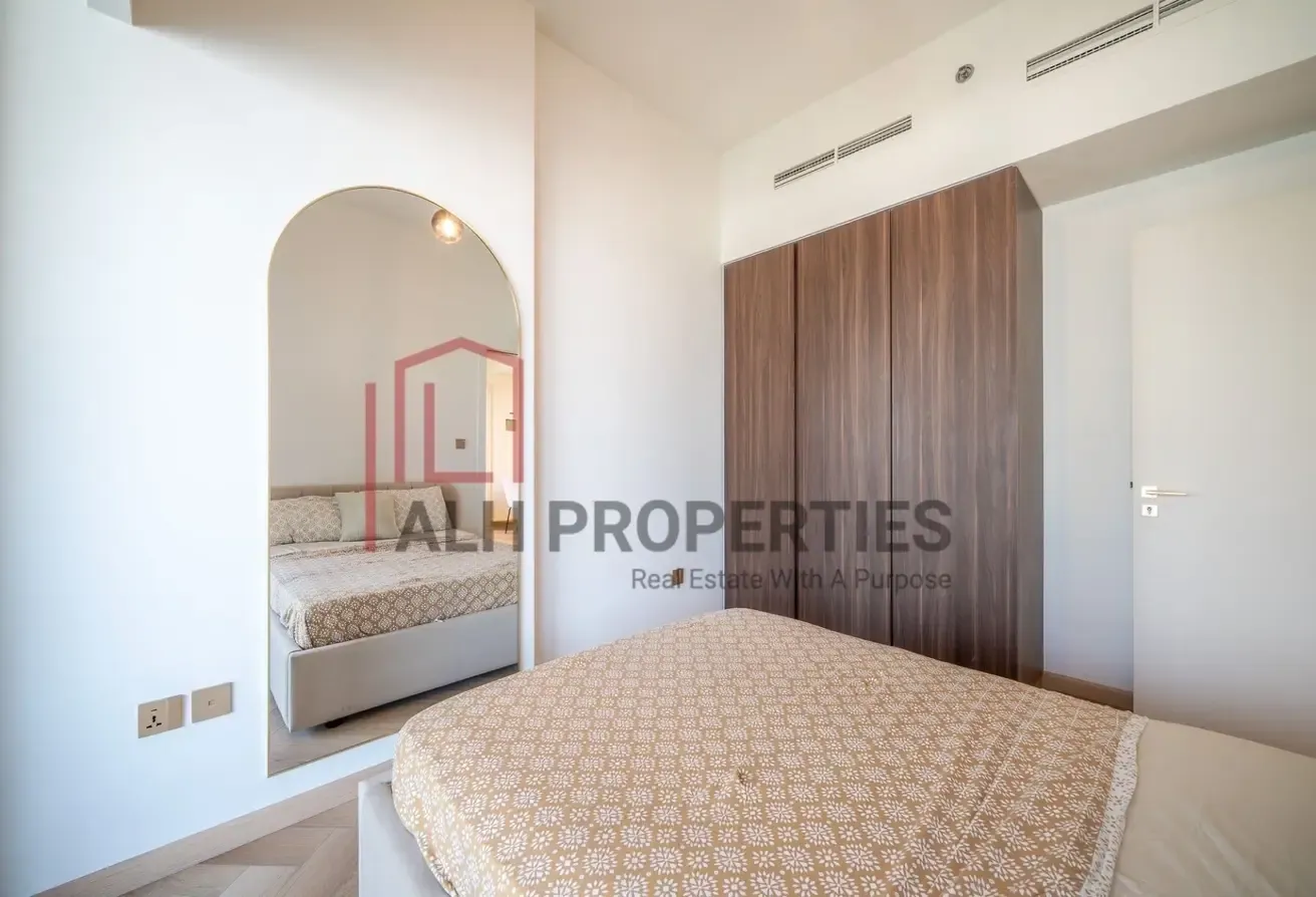 High Floor | Canal View | Beautifully Upgraded