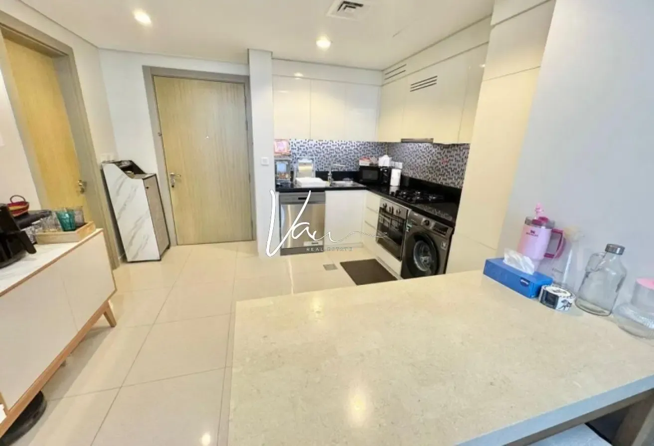 Spacious 2BR | Canal View | Mid Floor