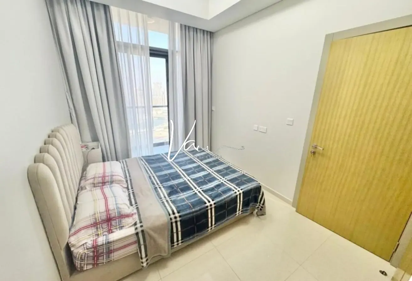Spacious 2BR | Canal View | Mid Floor