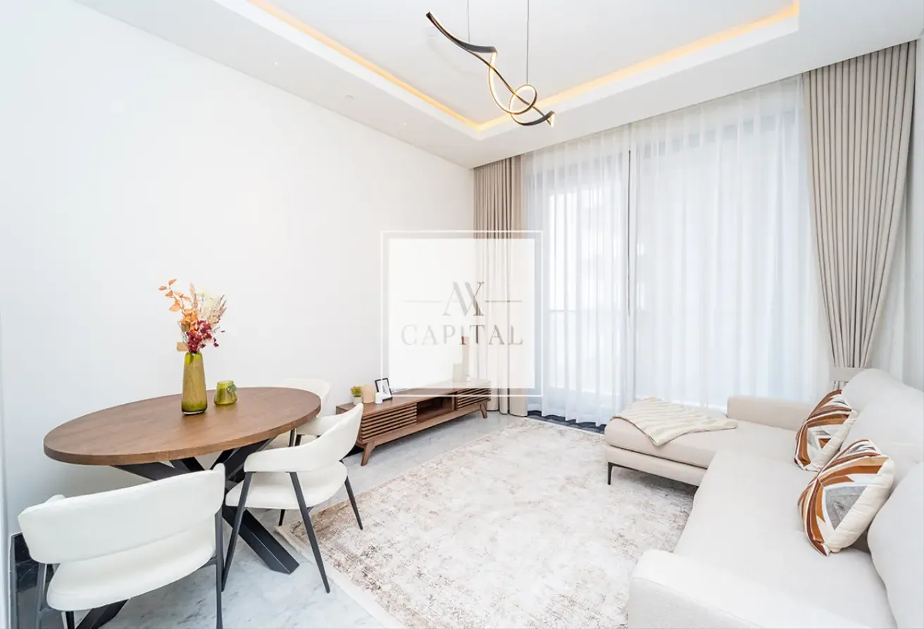 High Floor| Canal View | Rented ROI 6,7%