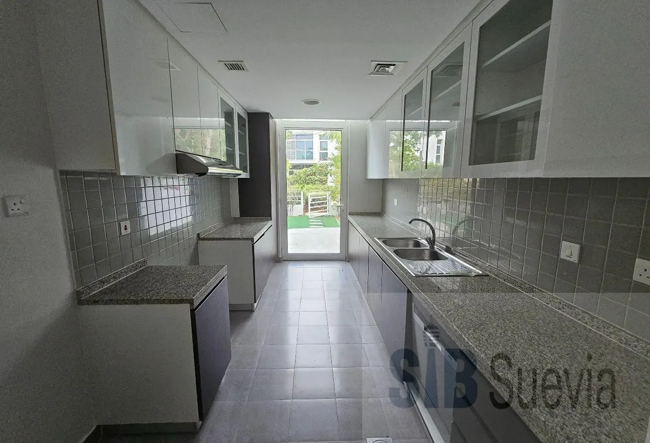 Well Maintained |  3 Bed |  Single Row