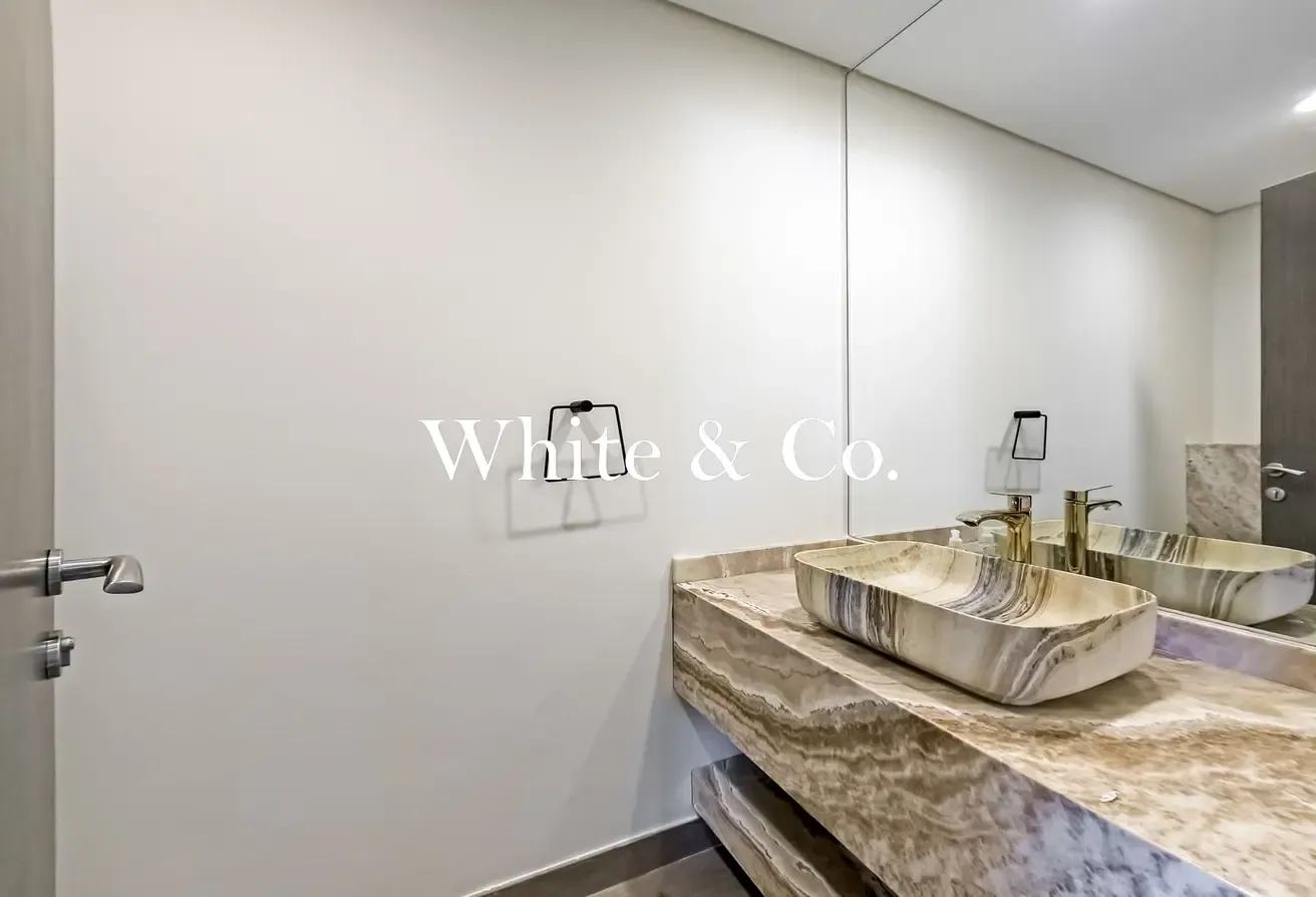 Upgraded Unit | VASTU | Single Row 3BR TH