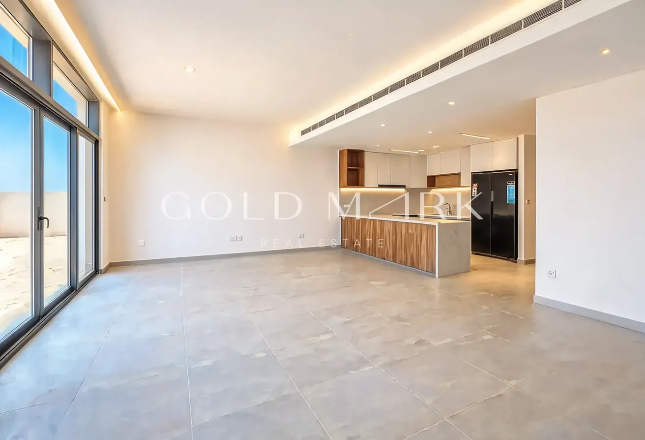 Steal Deal|Opposite to kids play area | Single Row