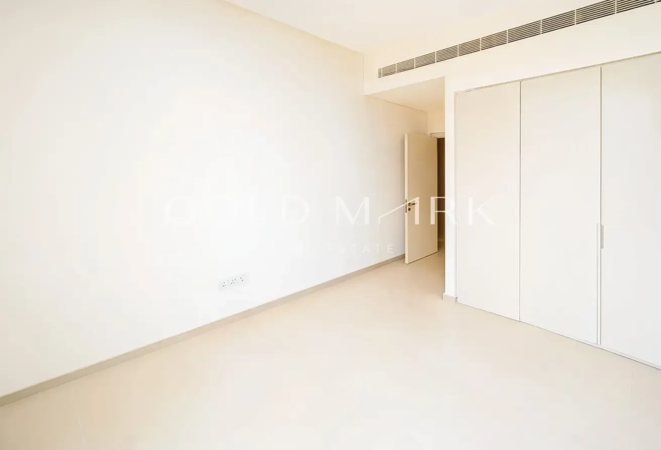 Steal Deal|Opposite to kids play area | Single Row