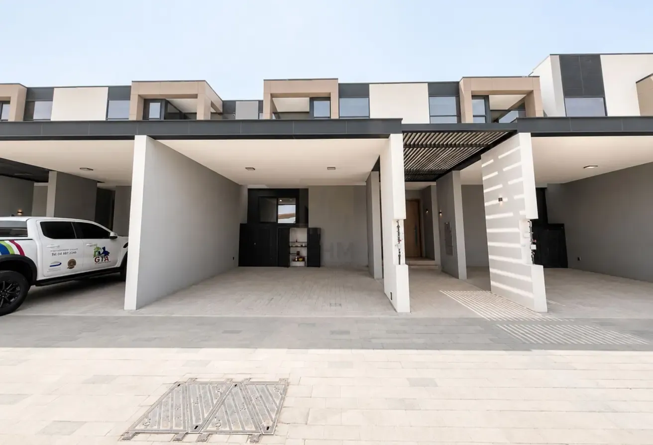 Vastu Compliant | Vacant | 3BR + Maid’s TH | Single Row | Middle Unit