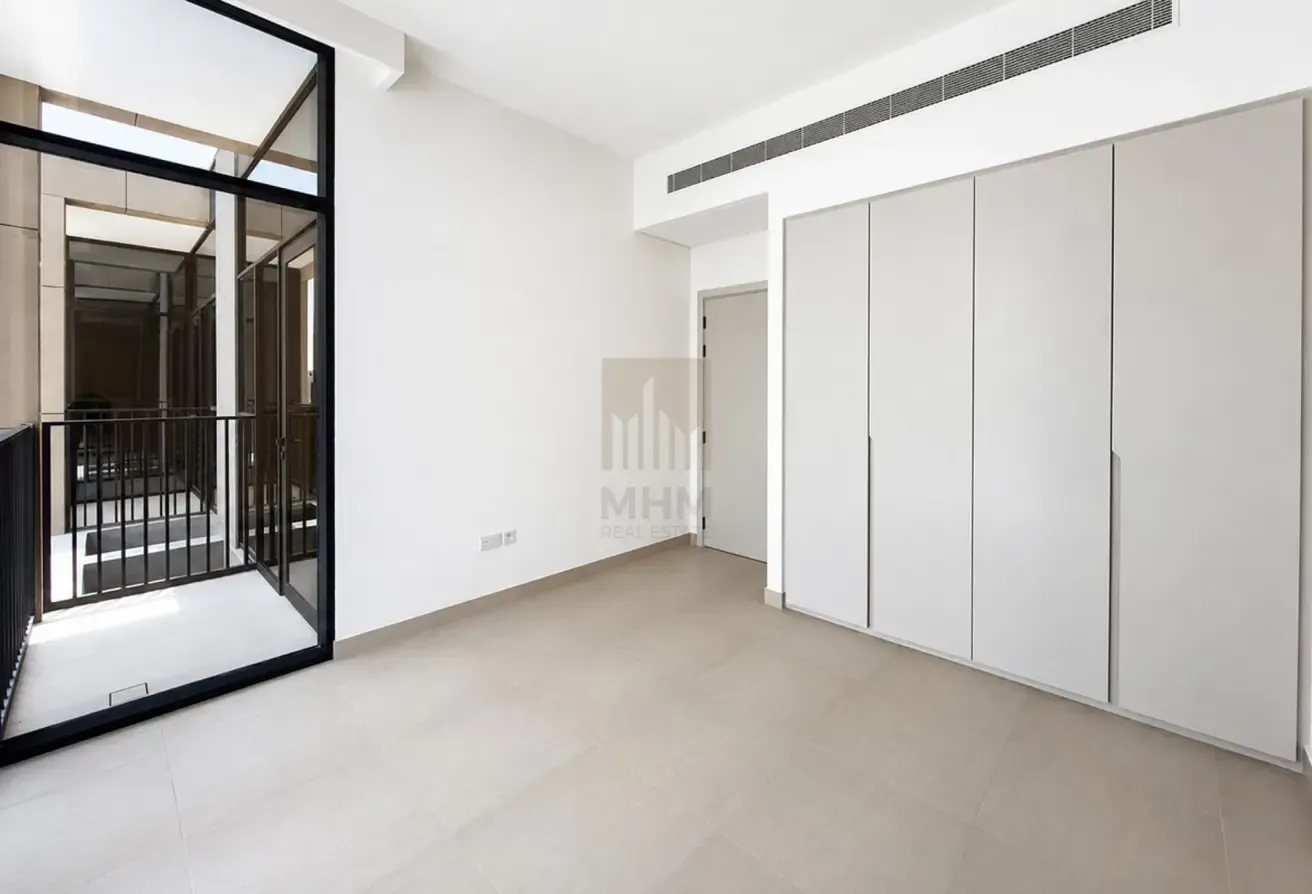 Vastu Compliant | Vacant | 3BR + Maid’s TH | Single Row | Middle Unit
