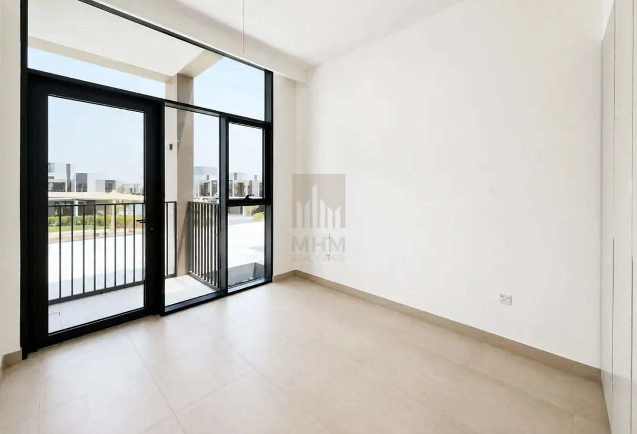 Vastu Compliant | Vacant | 3BR + Maid’s TH | Single Row | Middle Unit