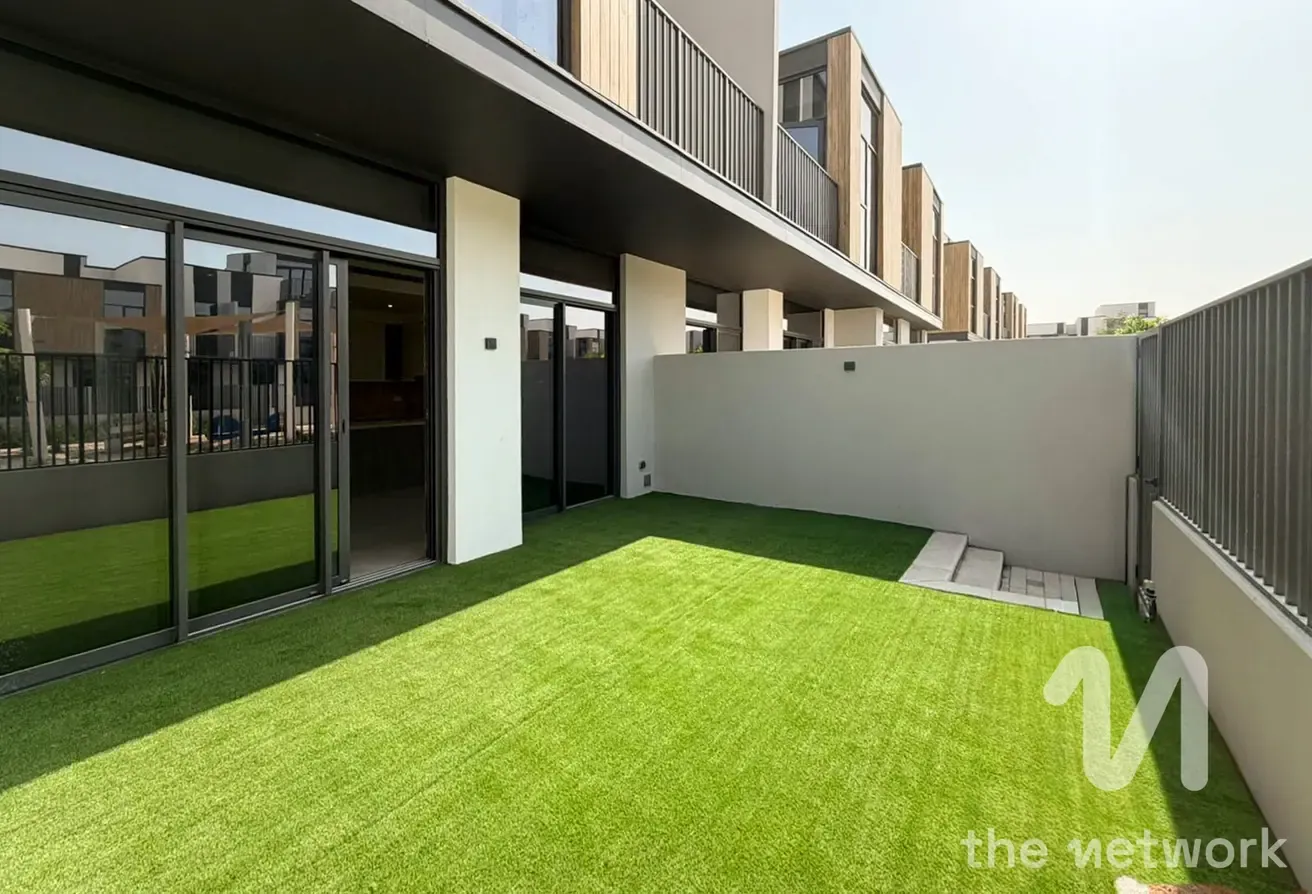 Ready To Move In | Direct On Park | Next To Pool