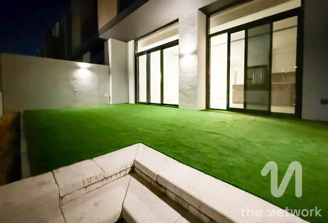 Ready To Move In | Direct On Park | Next To Pool