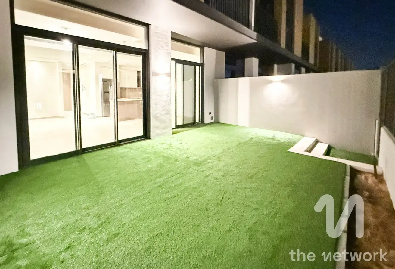 Ready To Move In | Direct On Park | Next To Pool