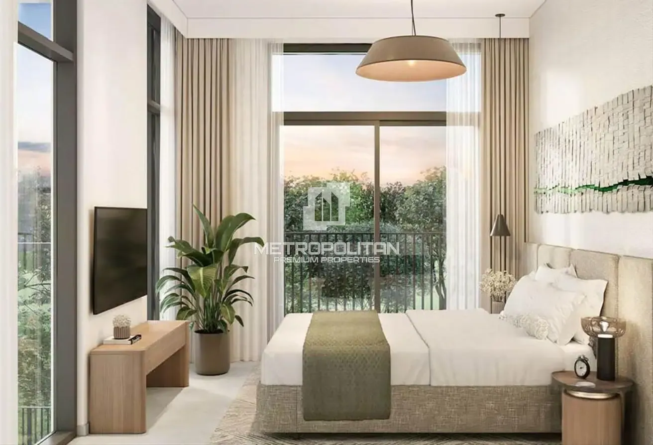 Single Row | Park View | Spacious Layout