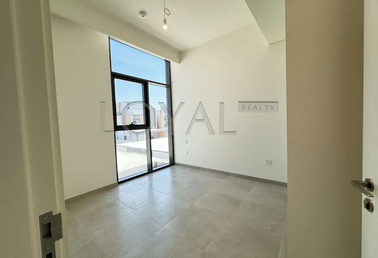 Spacious | Community Expert | Lowest Price