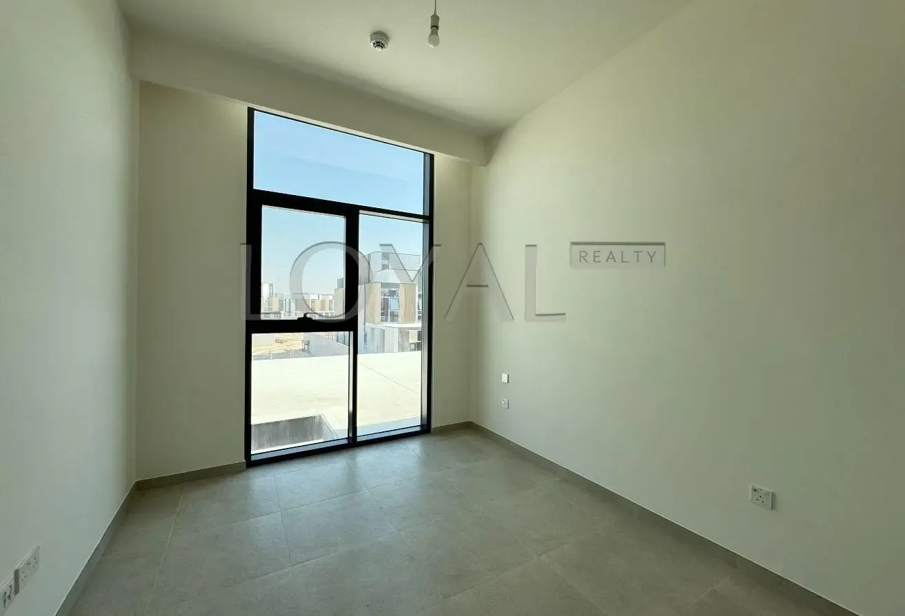 Spacious | Community Expert | Lowest Price
