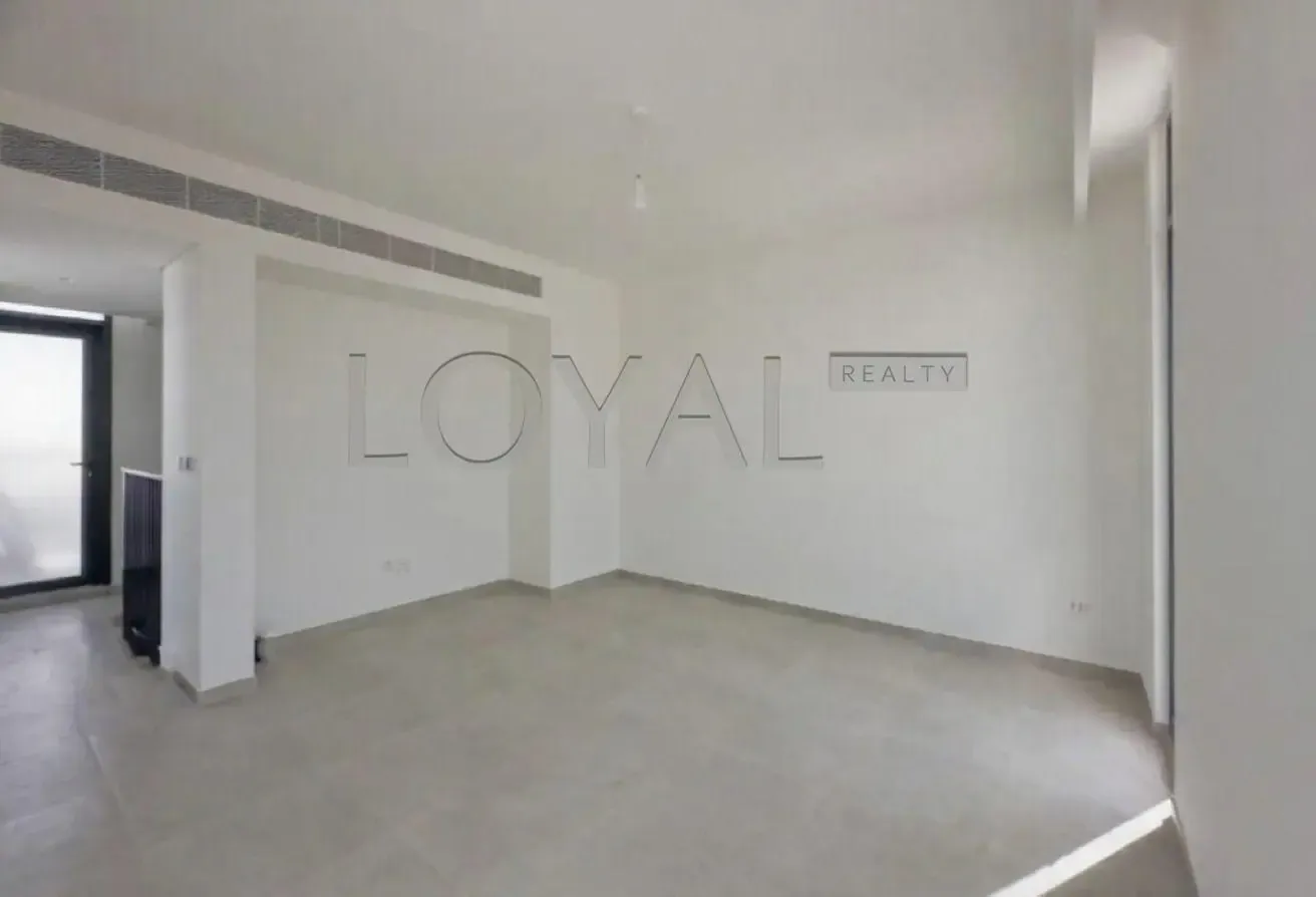 Spacious | Community Expert | Lowest Price