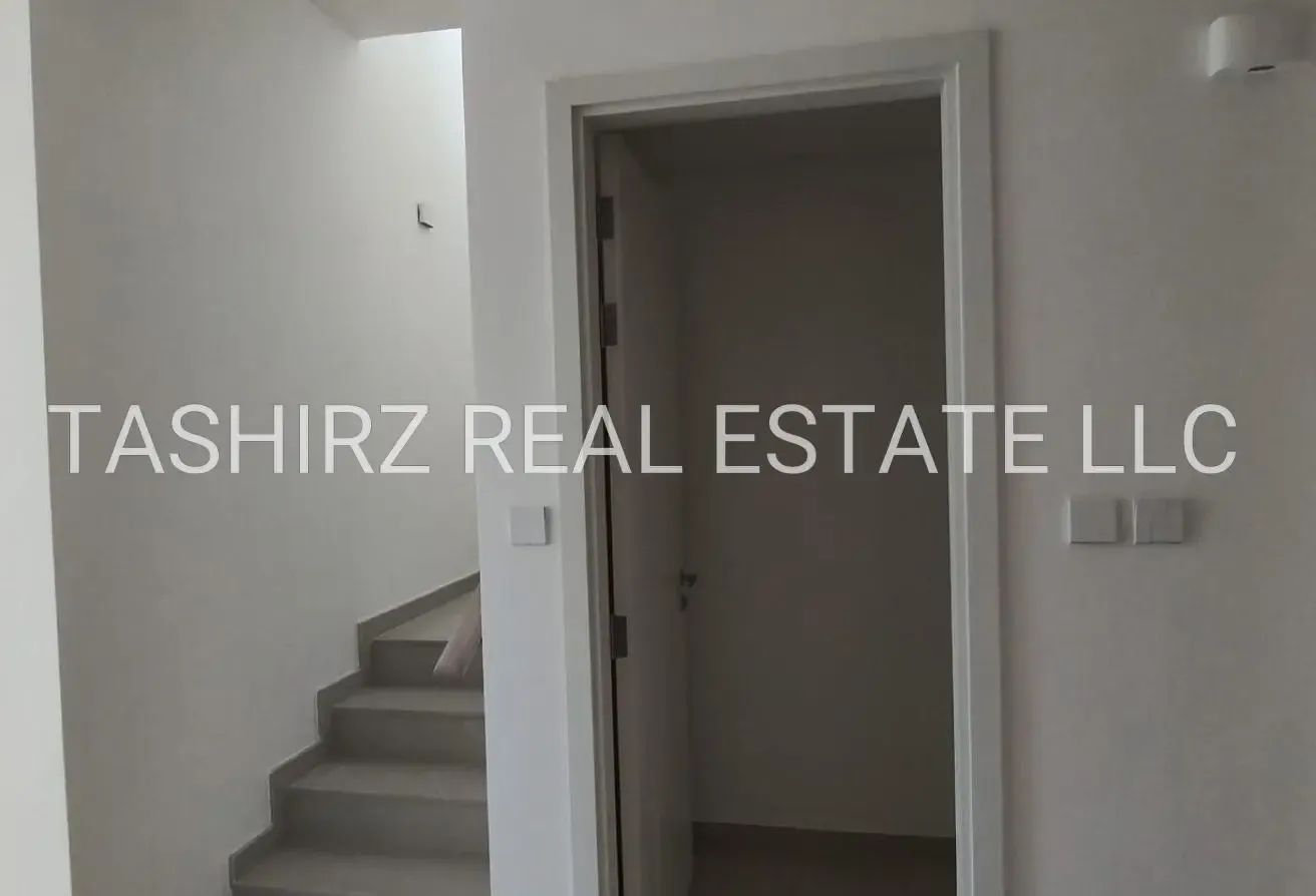 Brandnew 3Bed TH | Single Row | Unfurnished