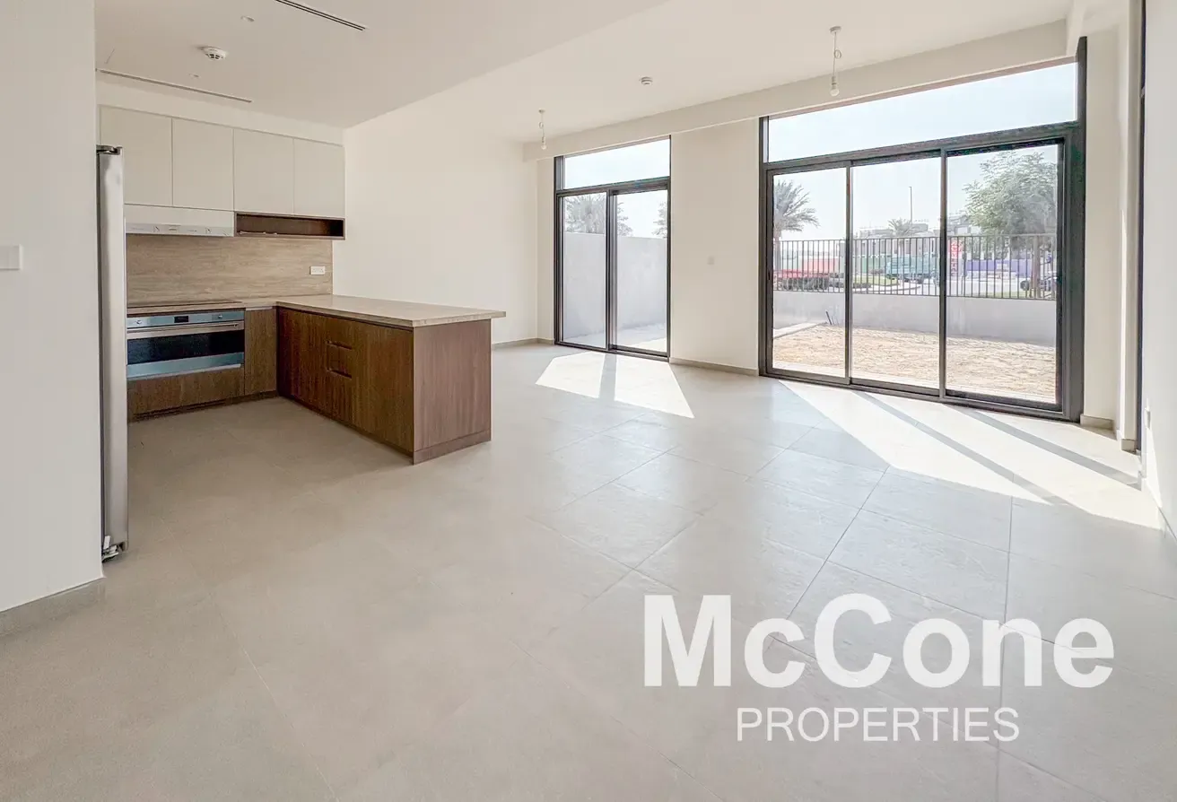 Green Belt | Great Location | Ready to Move