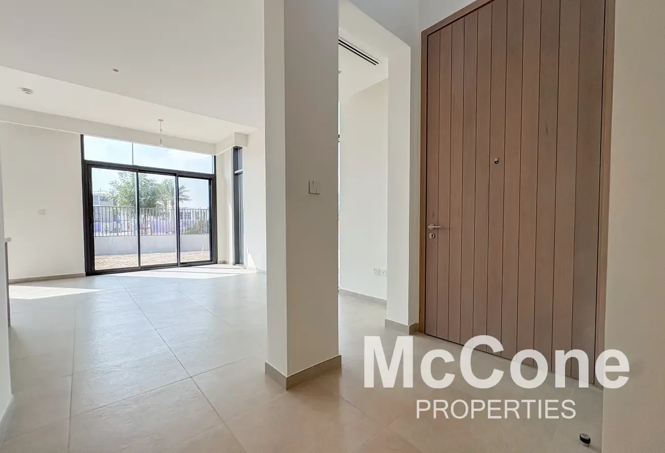 Green Belt | Great Location | Ready to Move
