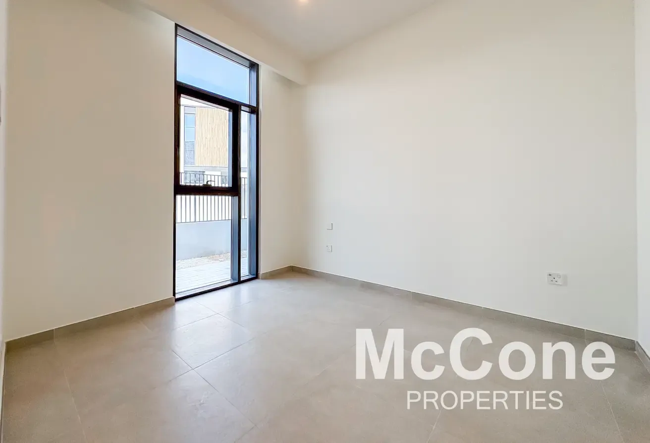 Green Belt | Great Location | Ready to Move