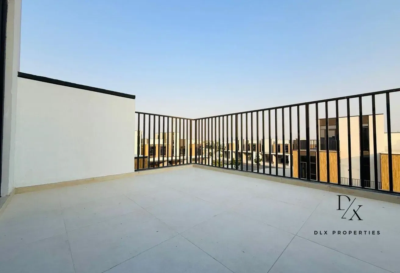 G+ 2 |  Pool View | Single Row