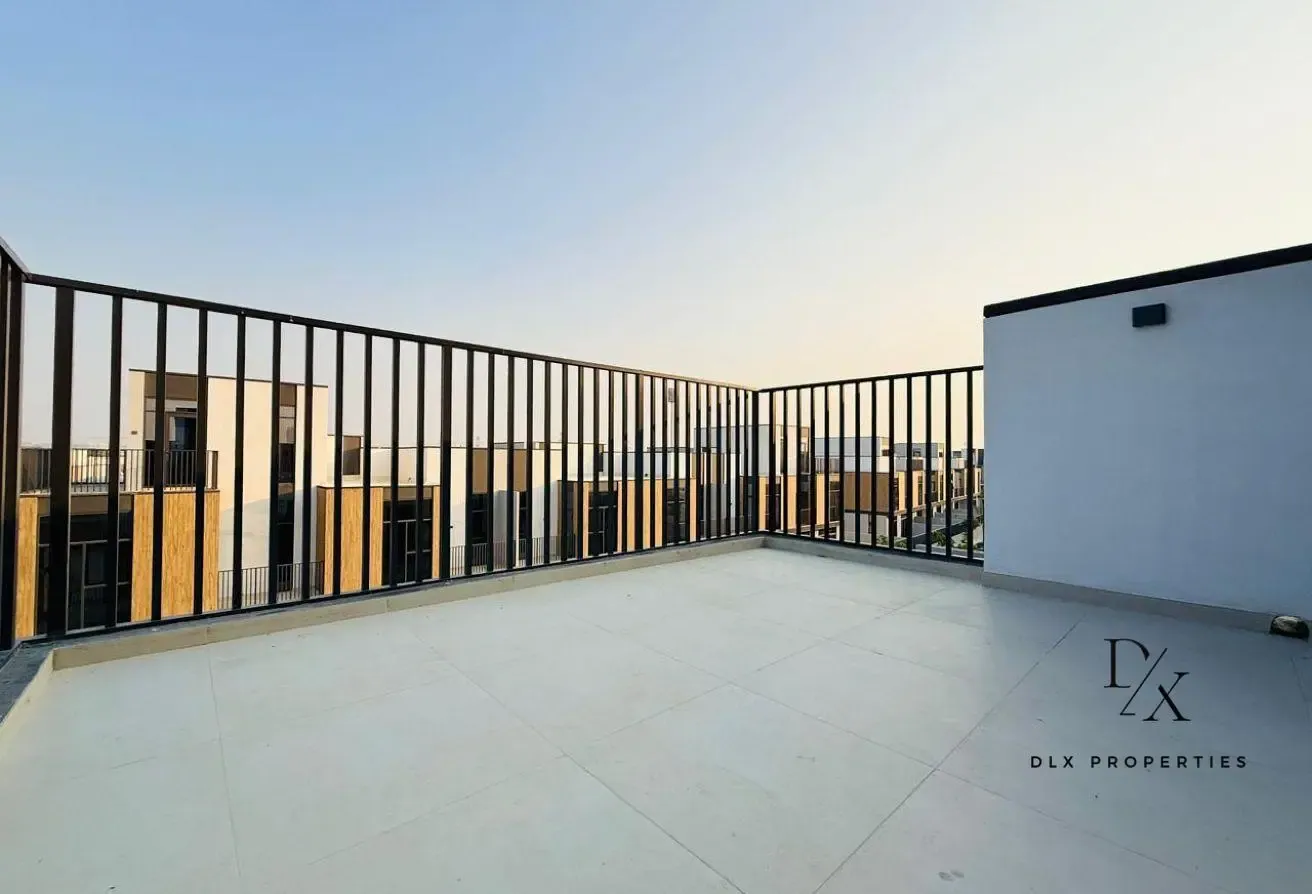 G+ 2 |  Pool View | Single Row