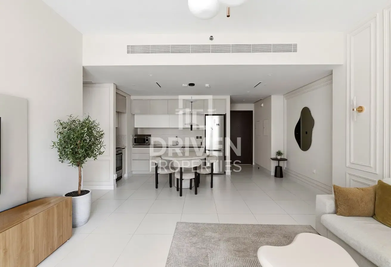 Sleek and Modern Unit | Desirable Location