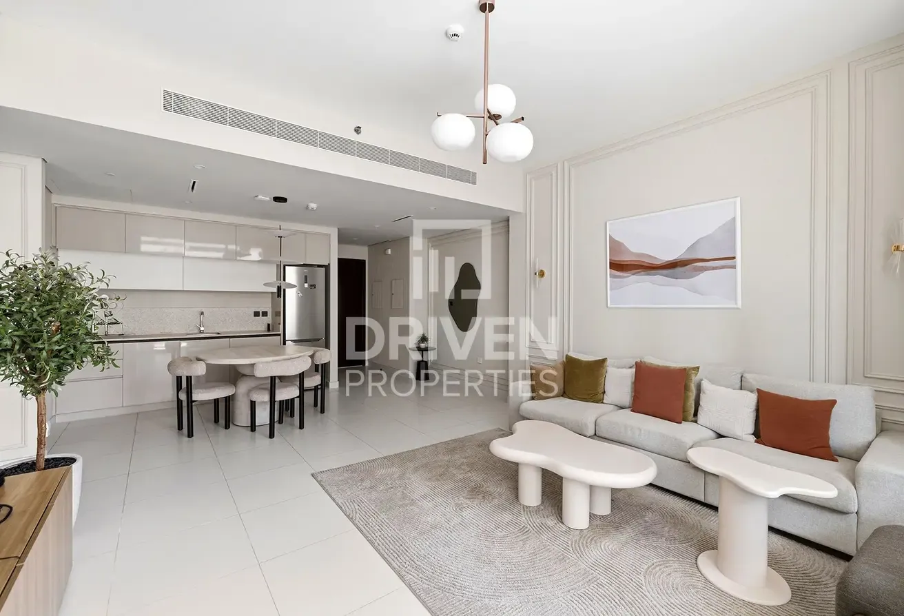 Sleek and Modern Unit | Desirable Location