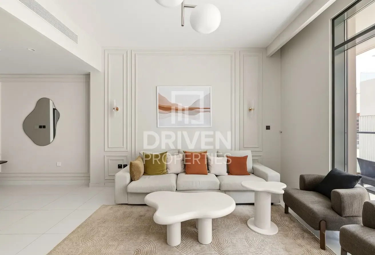 Sleek and Modern Unit | Desirable Location