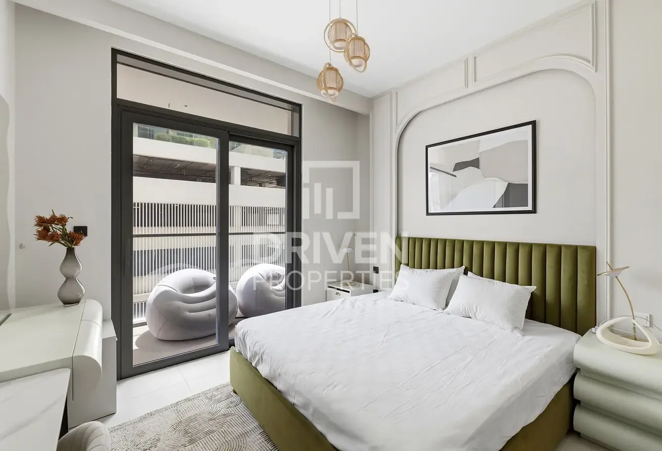 Sleek and Modern Unit | Desirable Location
