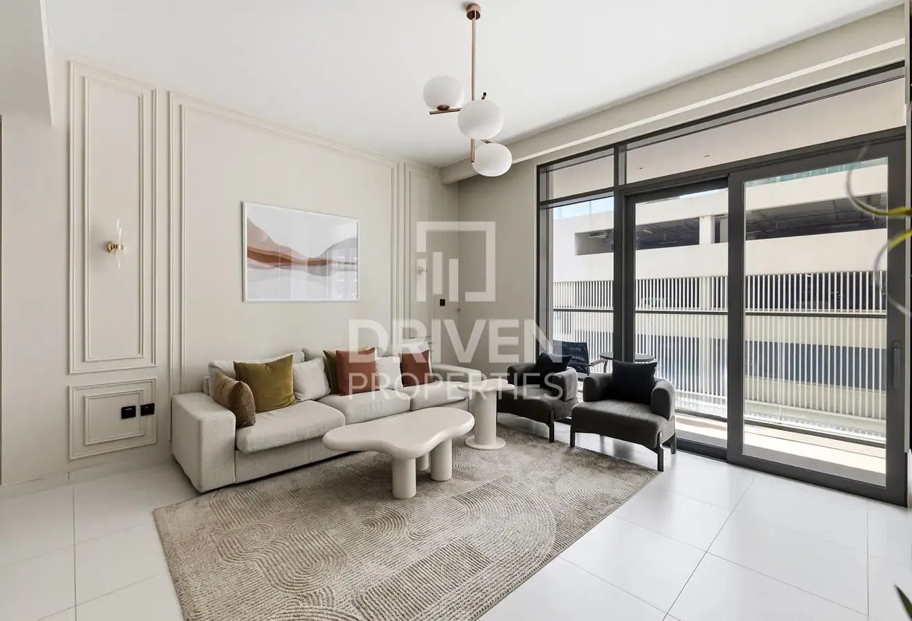Sleek and Modern Unit | Desirable Location