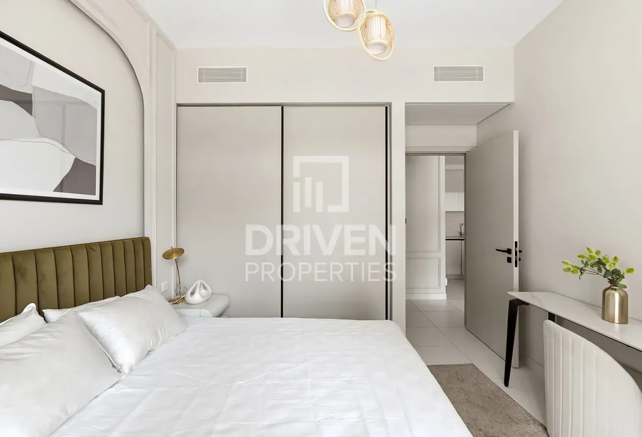 Sleek and Modern Unit | Desirable Location