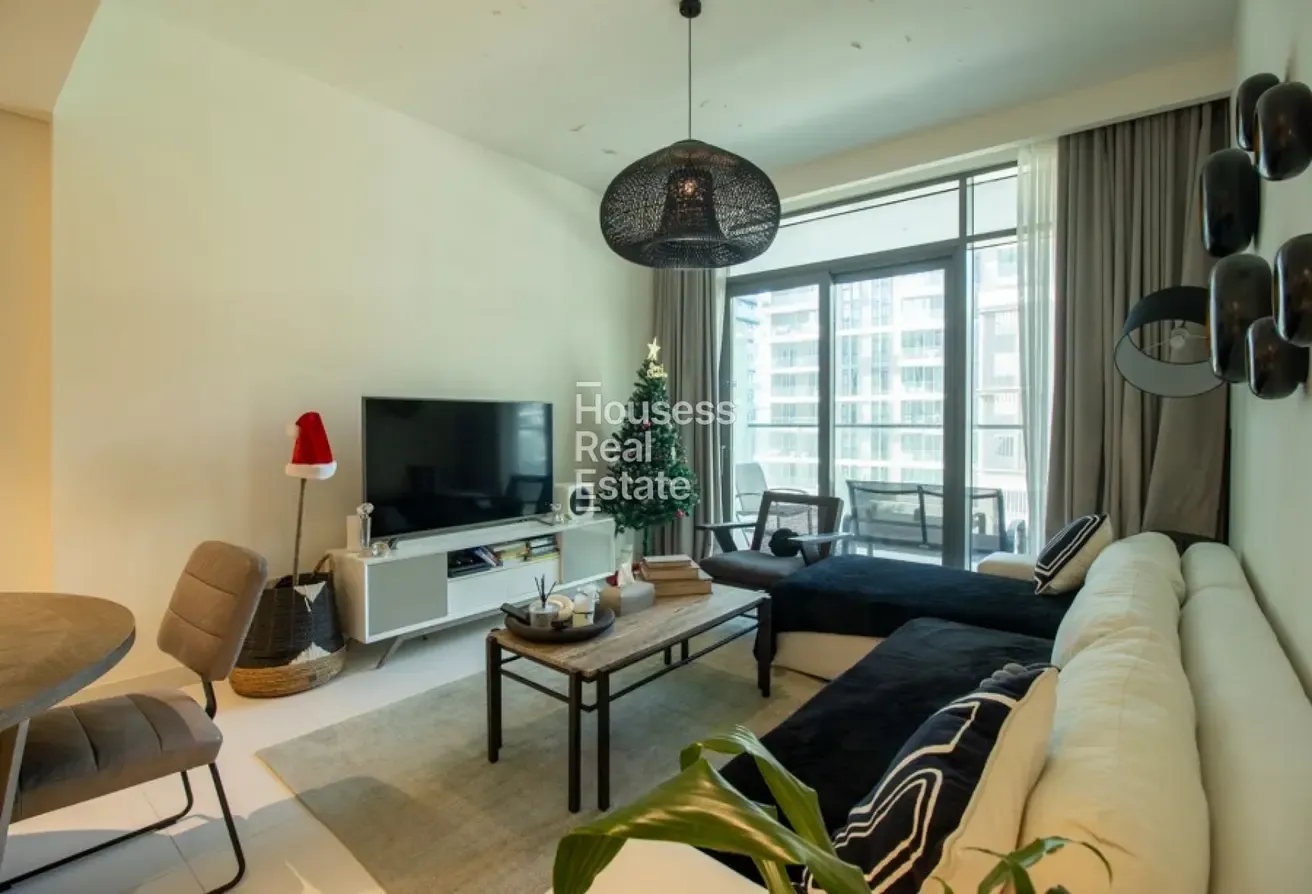 Prime Location | Vacant | Beach Access