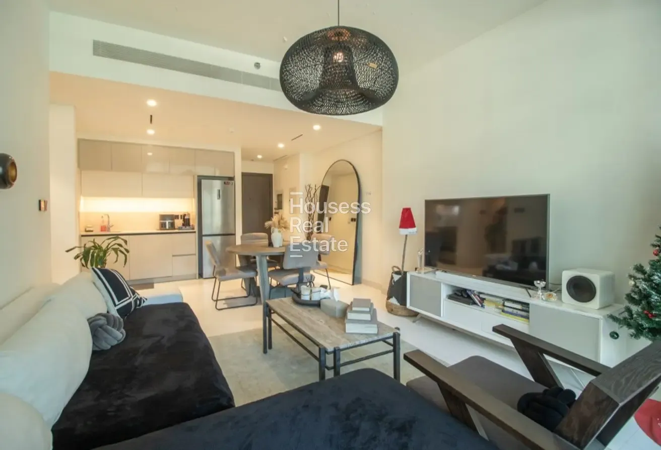 Prime Location | Vacant | Beach Access