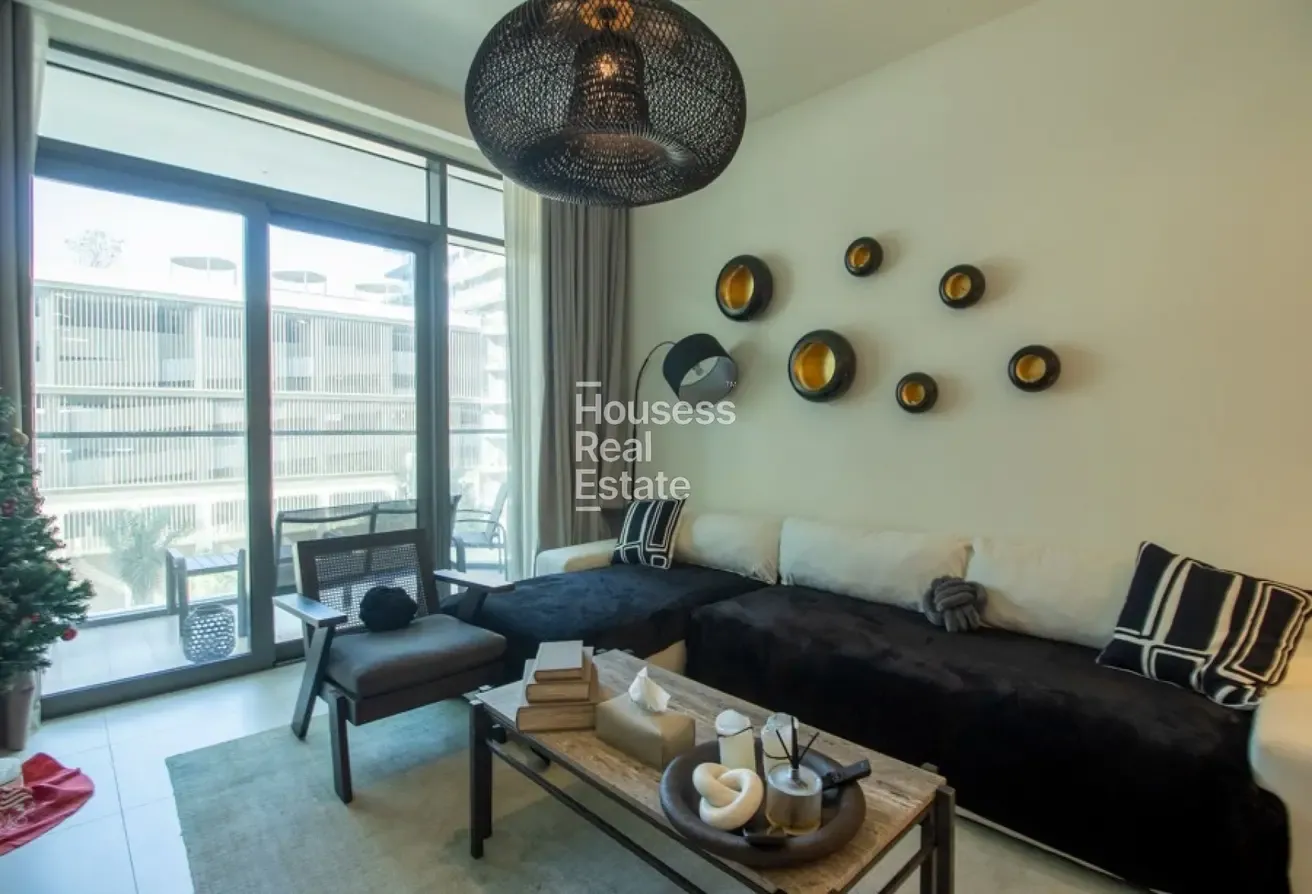 Prime Location | Vacant | Beach Access