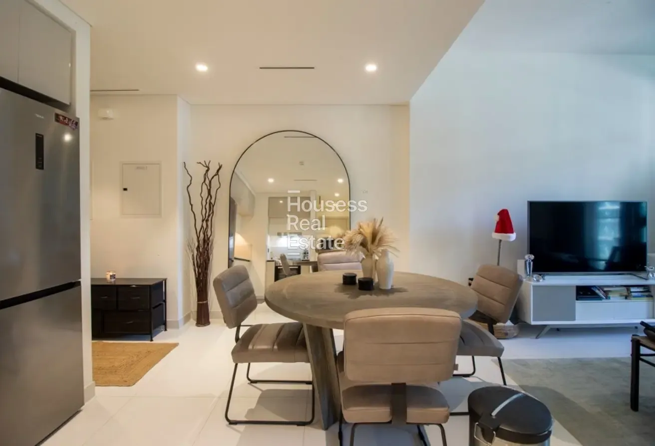 Prime Location | Vacant | Beach Access